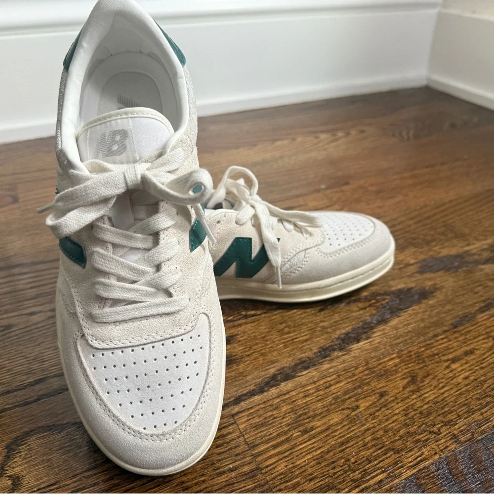 New Balance Men's Off-white  Boston Mass T500 - SEA SALT / MARSH GREEN Sz 7
